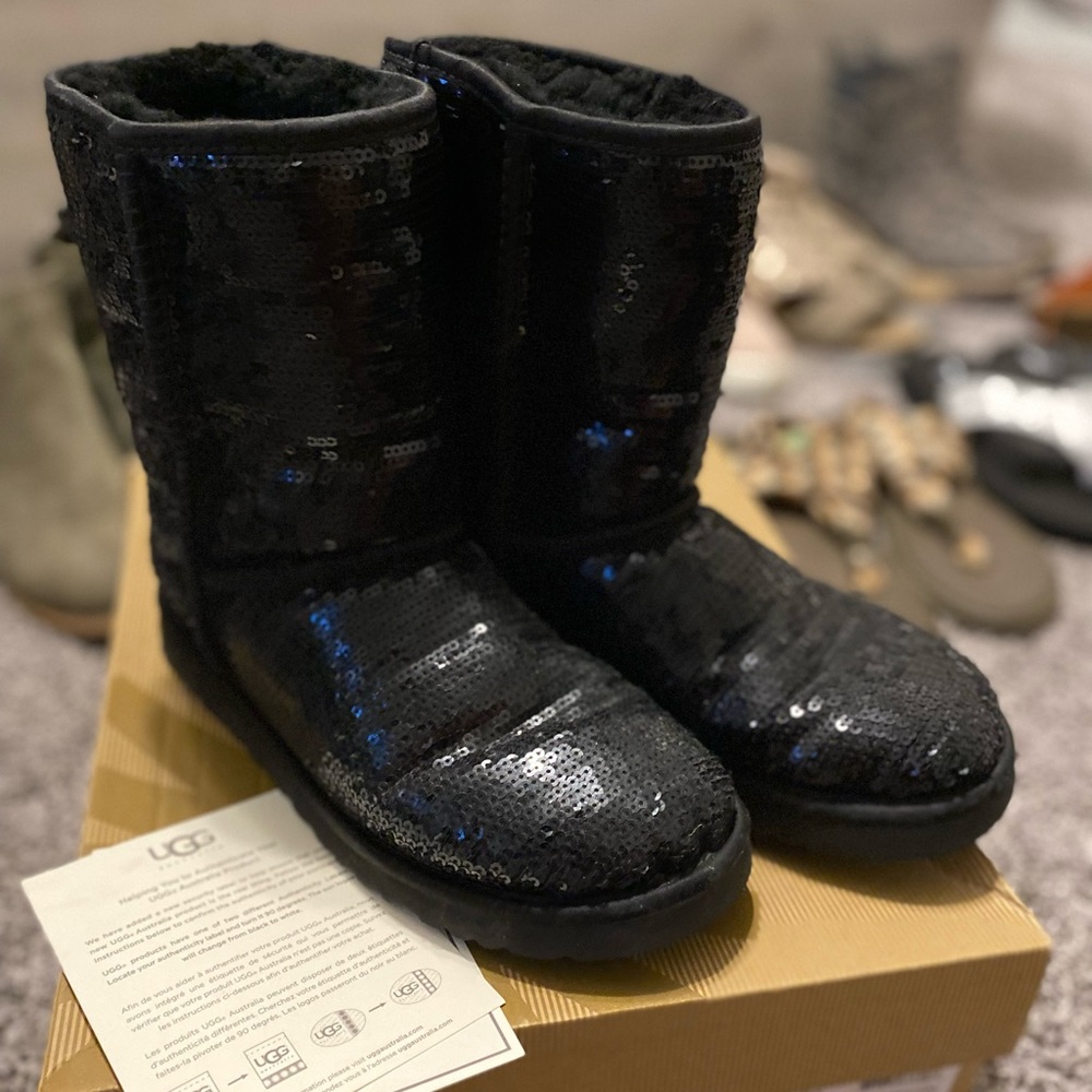 UGG Classic Short Sparkles Black- 7